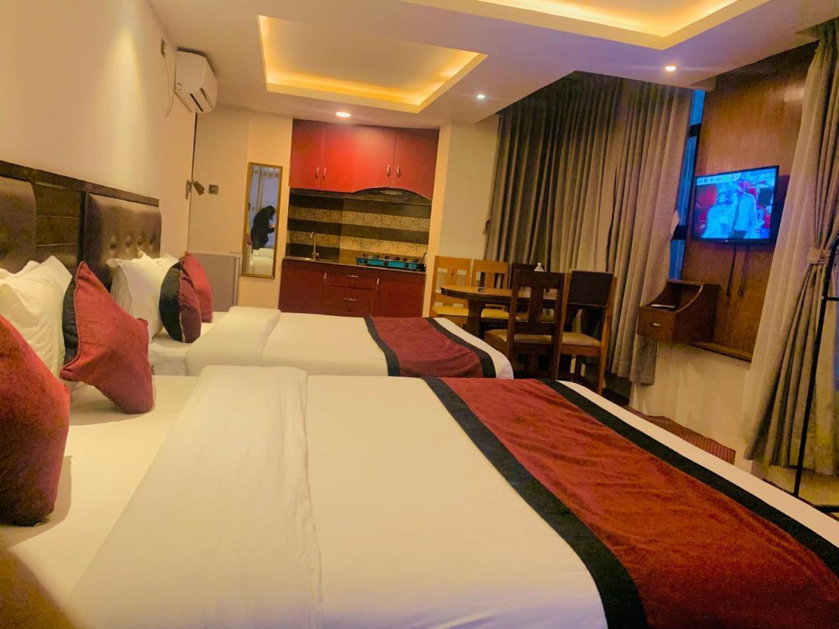 Hotel De Universal Катманду Екстериор снимка