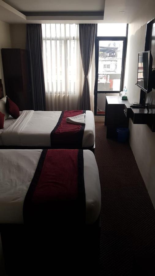 Hotel De Universal Катманду Екстериор снимка
