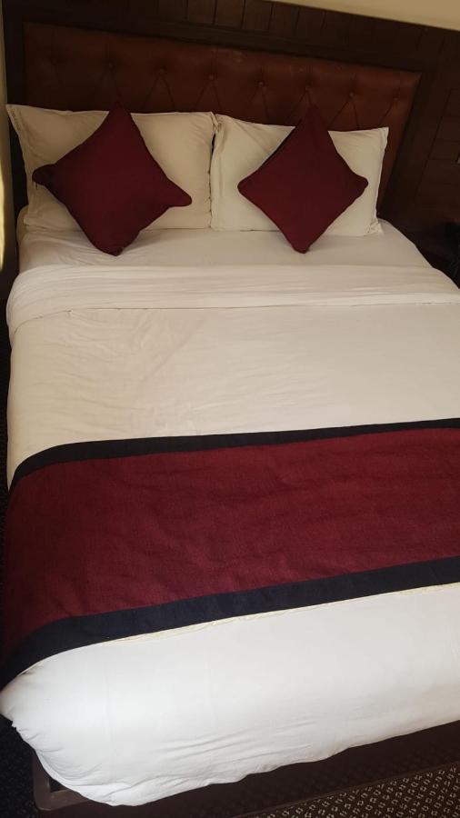 Hotel De Universal Катманду Екстериор снимка