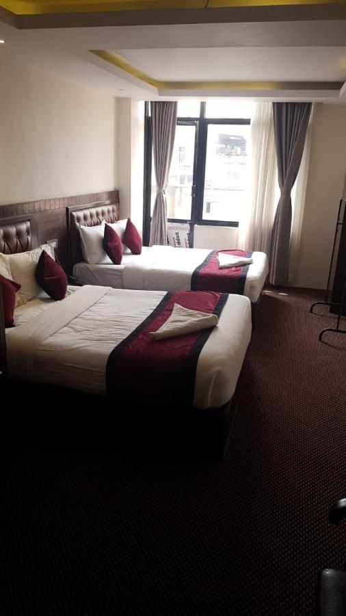 Hotel De Universal Катманду Екстериор снимка